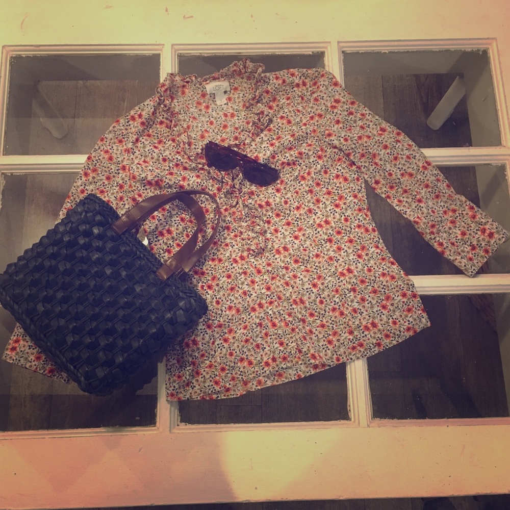 Ann Taylor Loft Floral Button Down Size Small